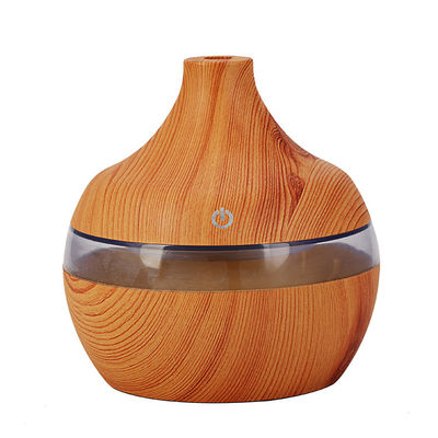 Humidificador de habitación de niebla fría de tamaño pequeño de 300 ml de grano de madera con luz LED de cambio de color
