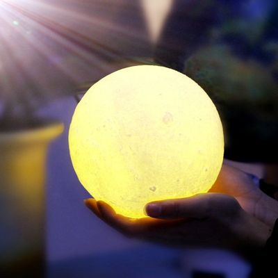 2021 Best Seller Buena lámpara de luz de luna de impresión 3D con control remoto de modo interruptor